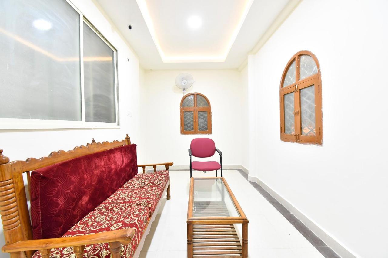 Oyo 44065 Sri Krishna Nilaya Hotell Bangalore Eksteriør bilde
