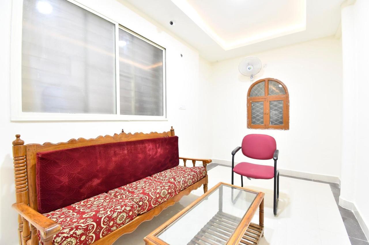 Oyo 44065 Sri Krishna Nilaya Hotell Bangalore Eksteriør bilde